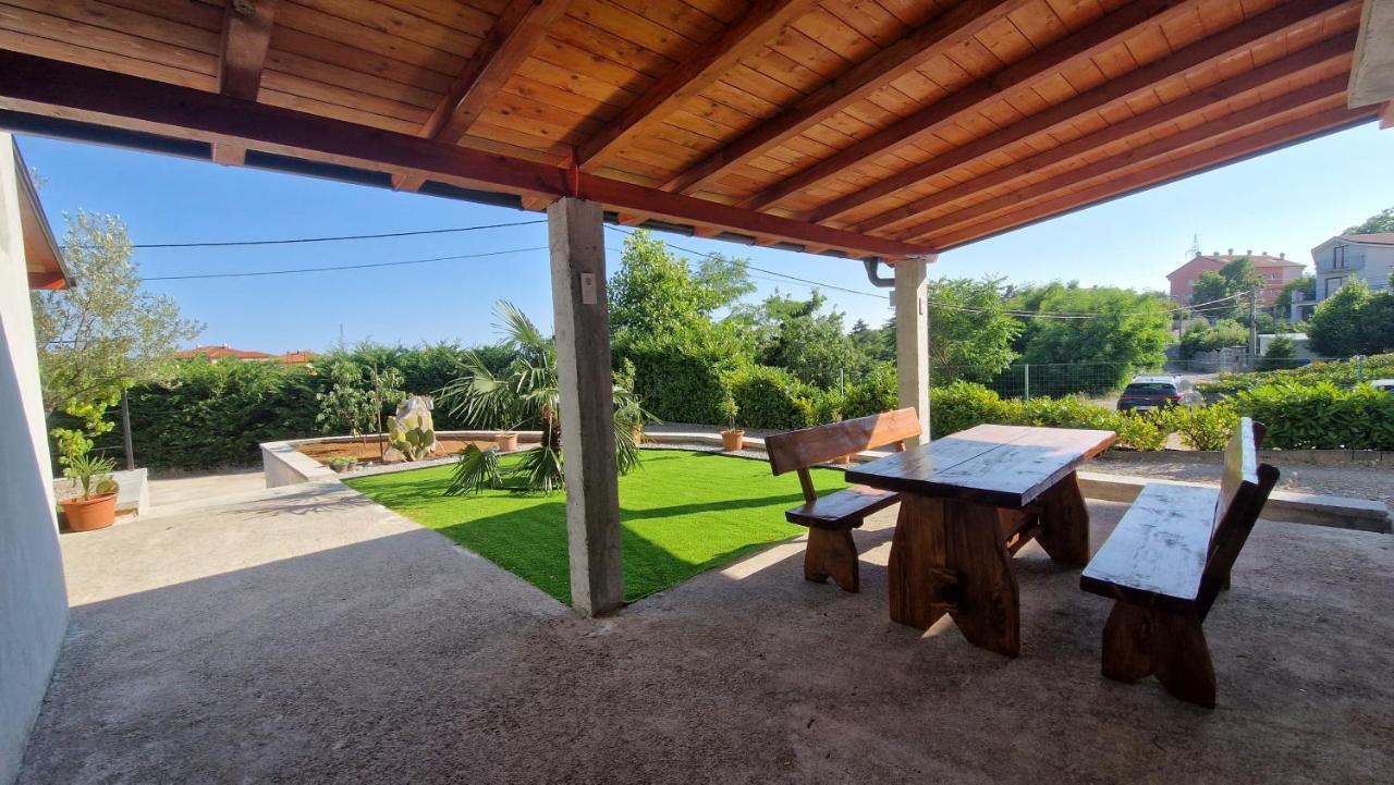 Apartments In Rijeka, Free Parking And Large Terrace, 15Min Drive From The Beach Luaran gambar
