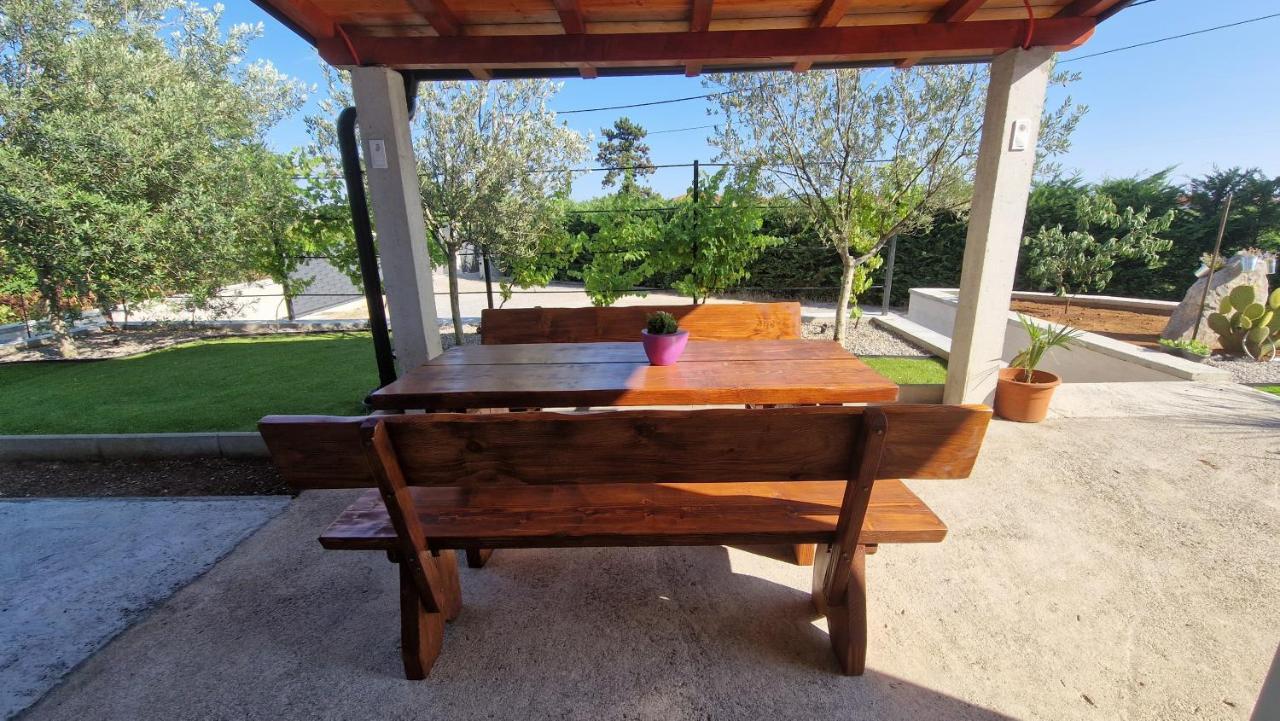 Apartments In Rijeka, Free Parking And Large Terrace, 15Min Drive From The Beach Luaran gambar