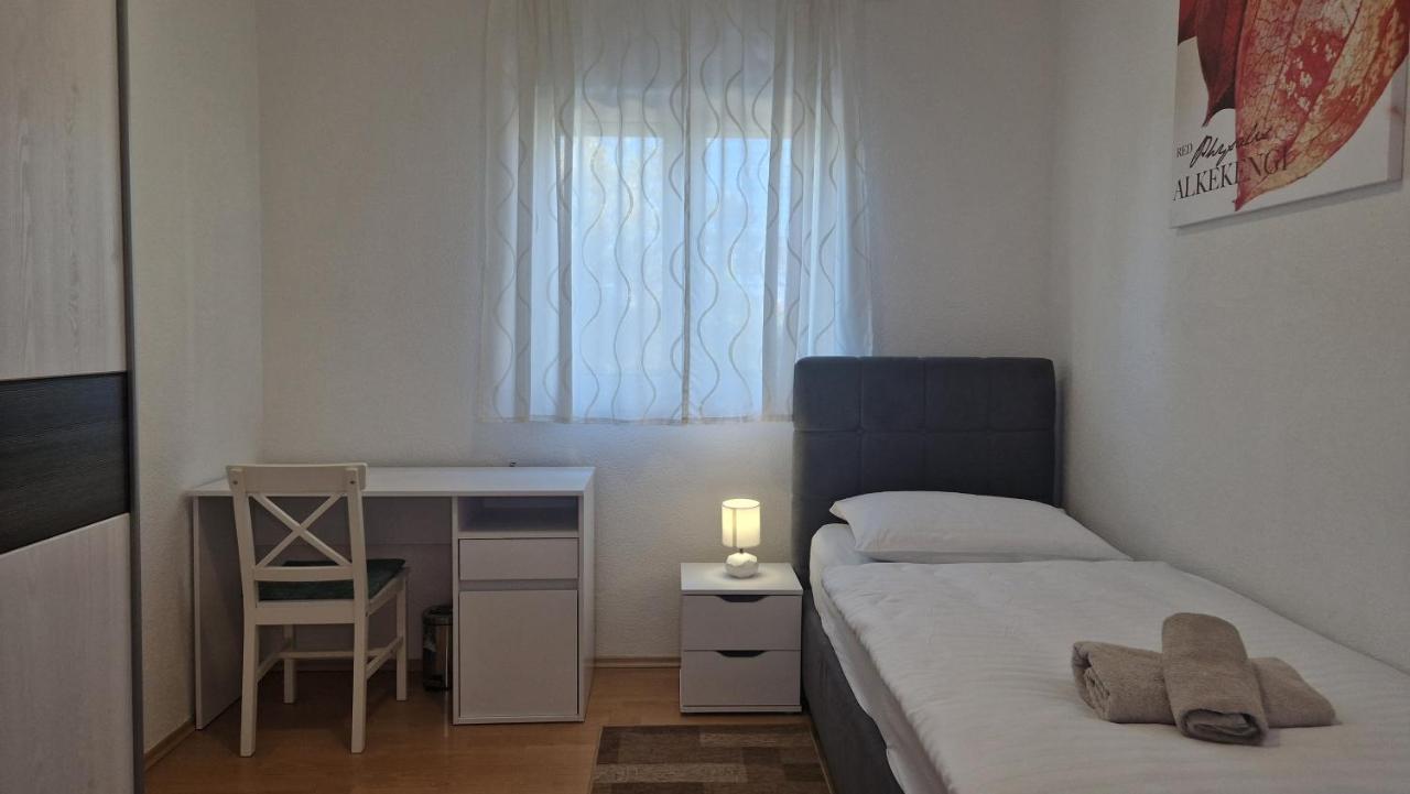 Apartments In Rijeka, Free Parking And Large Terrace, 15Min Drive From The Beach Luaran gambar