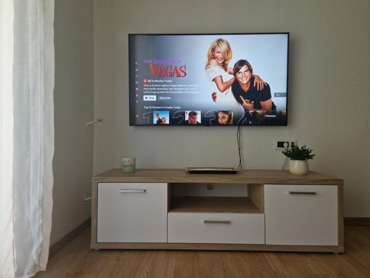 Apartments In Rijeka, Free Parking And Large Terrace, 15Min Drive From The Beach Luaran gambar